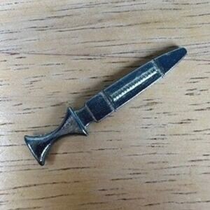 Clue 2016 Dagger Weapon Knife Token Replacement Pieces Parts Hasbro